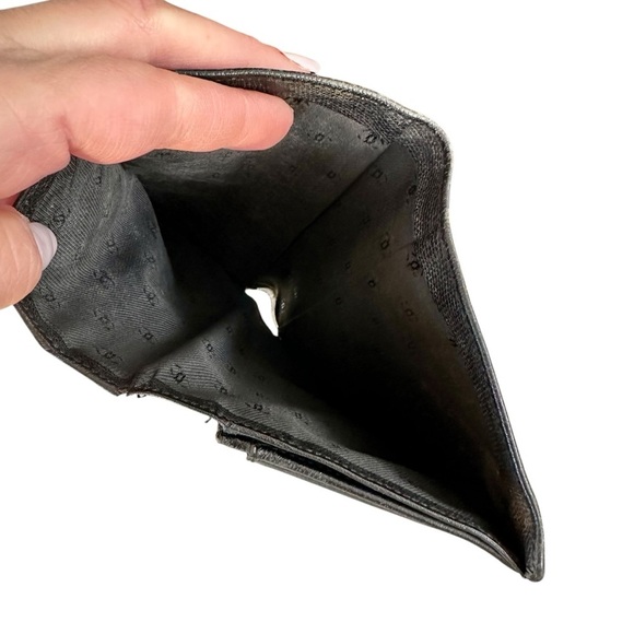 CHANEL Black Wallet with Gold Accent - Picture 9 of 15